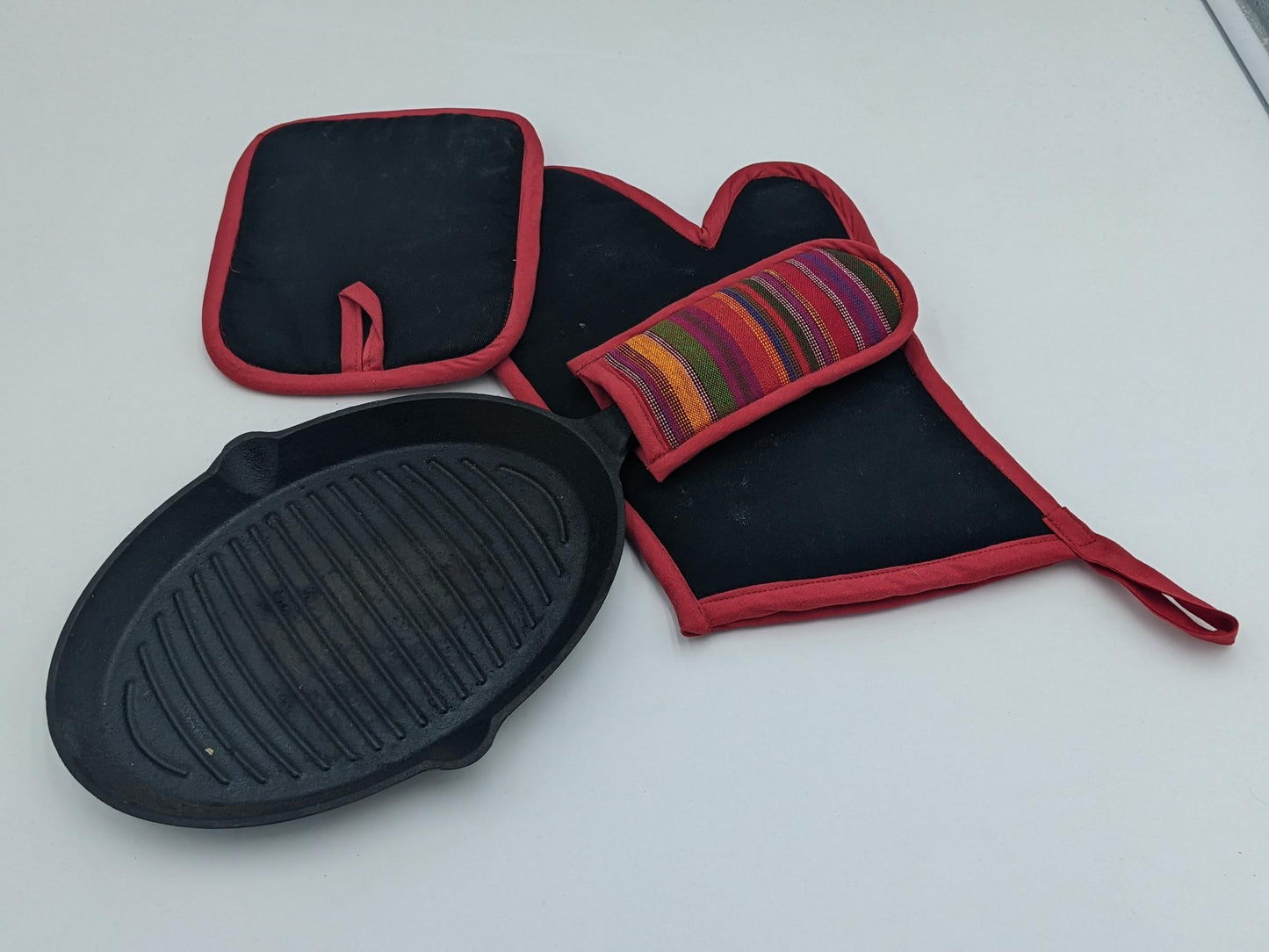 Set of 3 Fiesta Potholders. Mitt. Panhandle and flat potholder